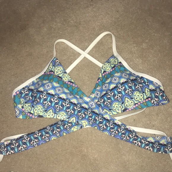 BRAND NEW Wrap bikini - Picture 3 of 7